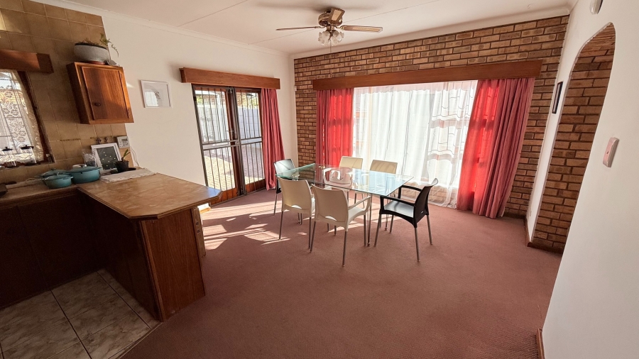 To Let 3 Bedroom Property for Rent in Heiderand Western Cape
